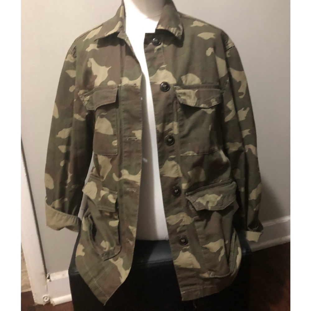 ✨✨H&M camo jacket ✨✨